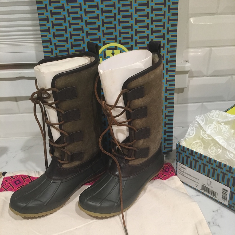 COPY - Tory Burch argyll lace up snow boots